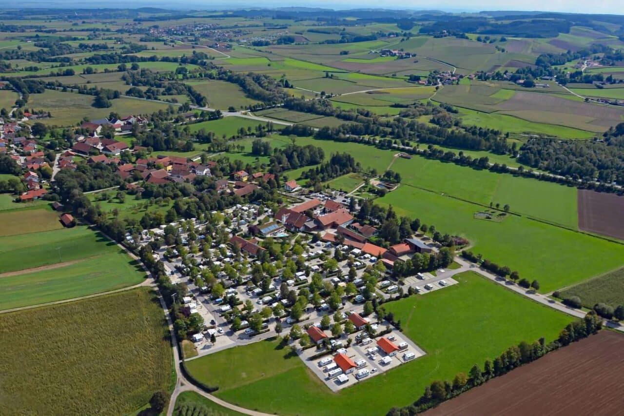 Kur Gutshof Camping Arterhof in Bad Birnbach (Bayern) von oben