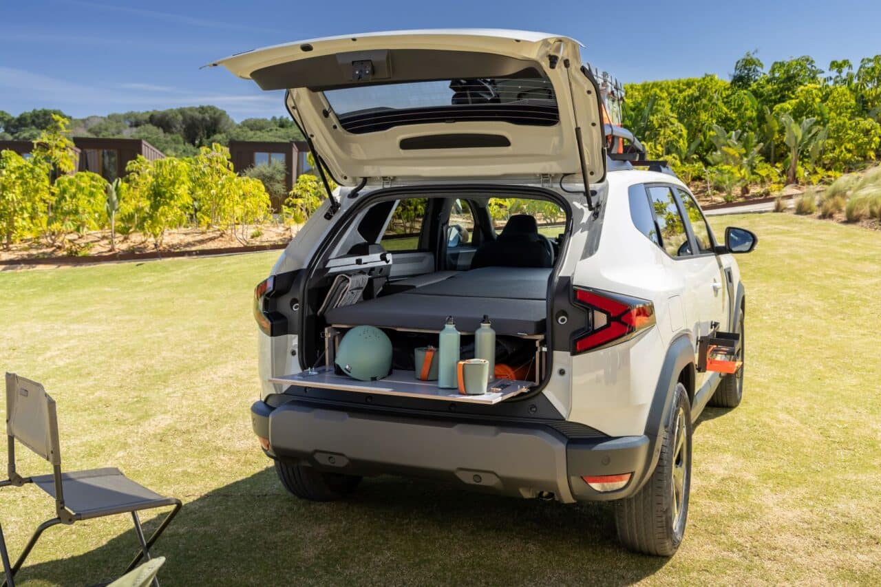 Dacia Duster: Der preiswerte Mini-Camper für Abenteuer und Alltag 1 dacia duster camping set