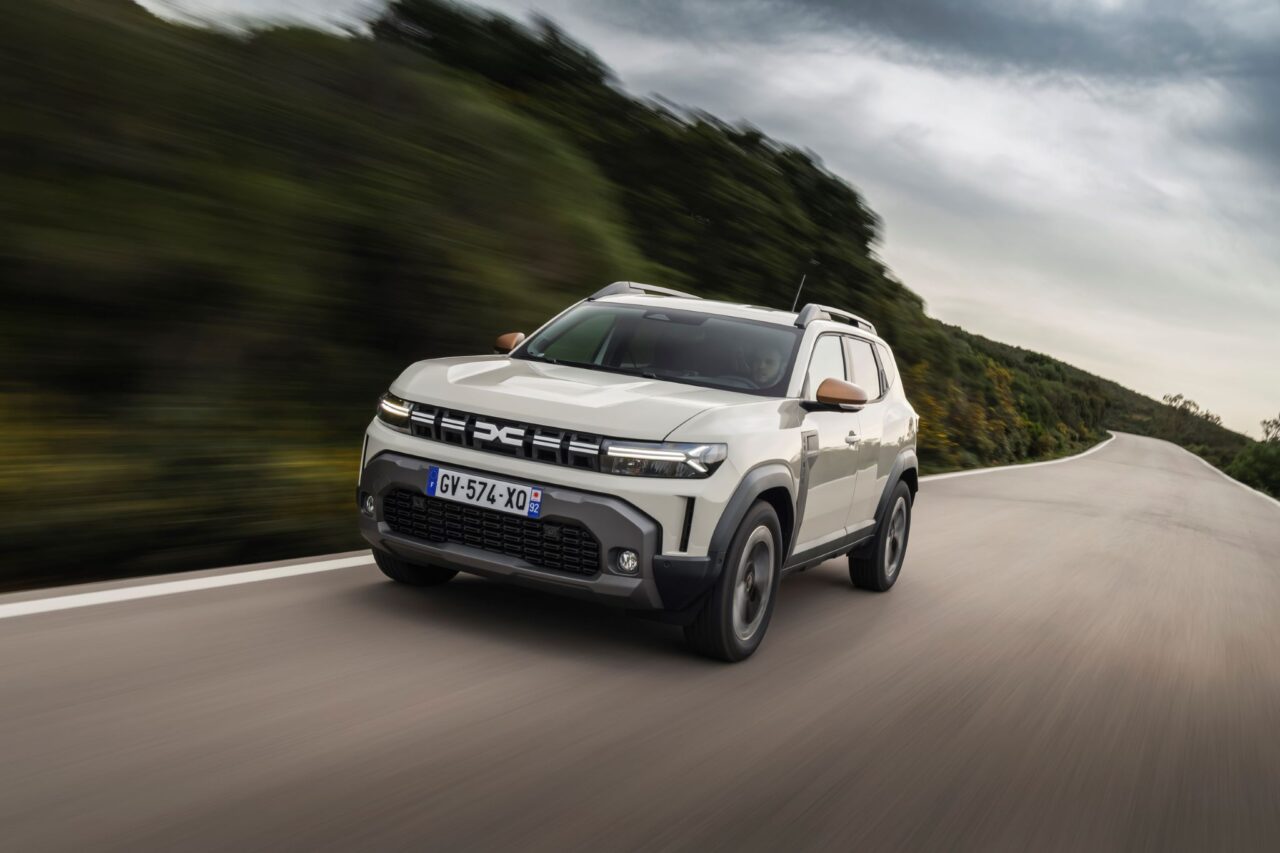 Dacia Duster: Der preiswerte Mini-Camper für Abenteuer und Alltag 3 dacia duster fahrt