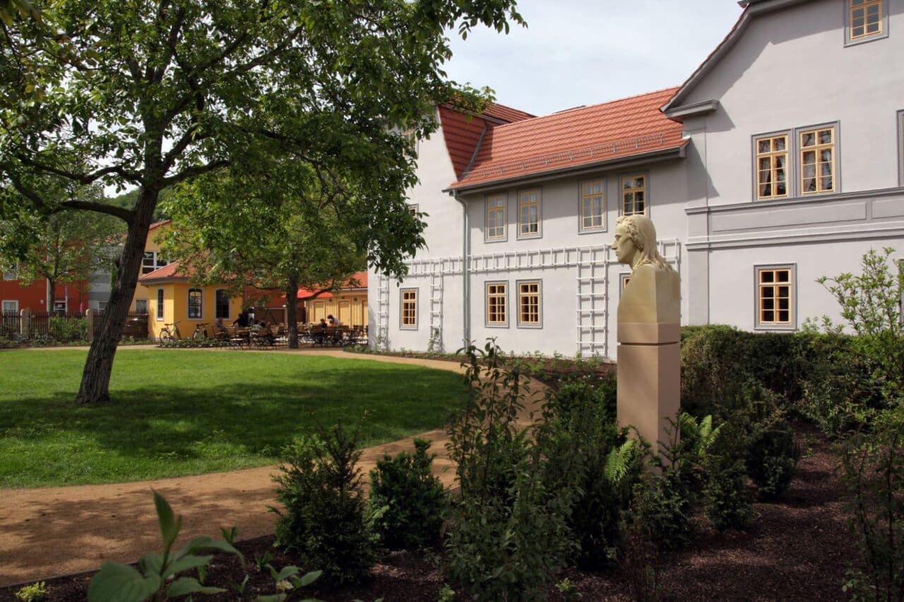 Sachsenburger Pforte Statue 