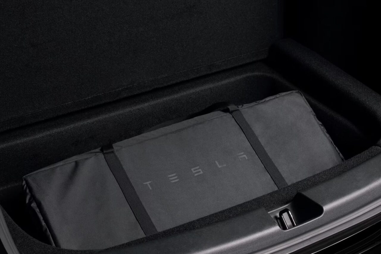 tesla air mattress macht das model y zum camper