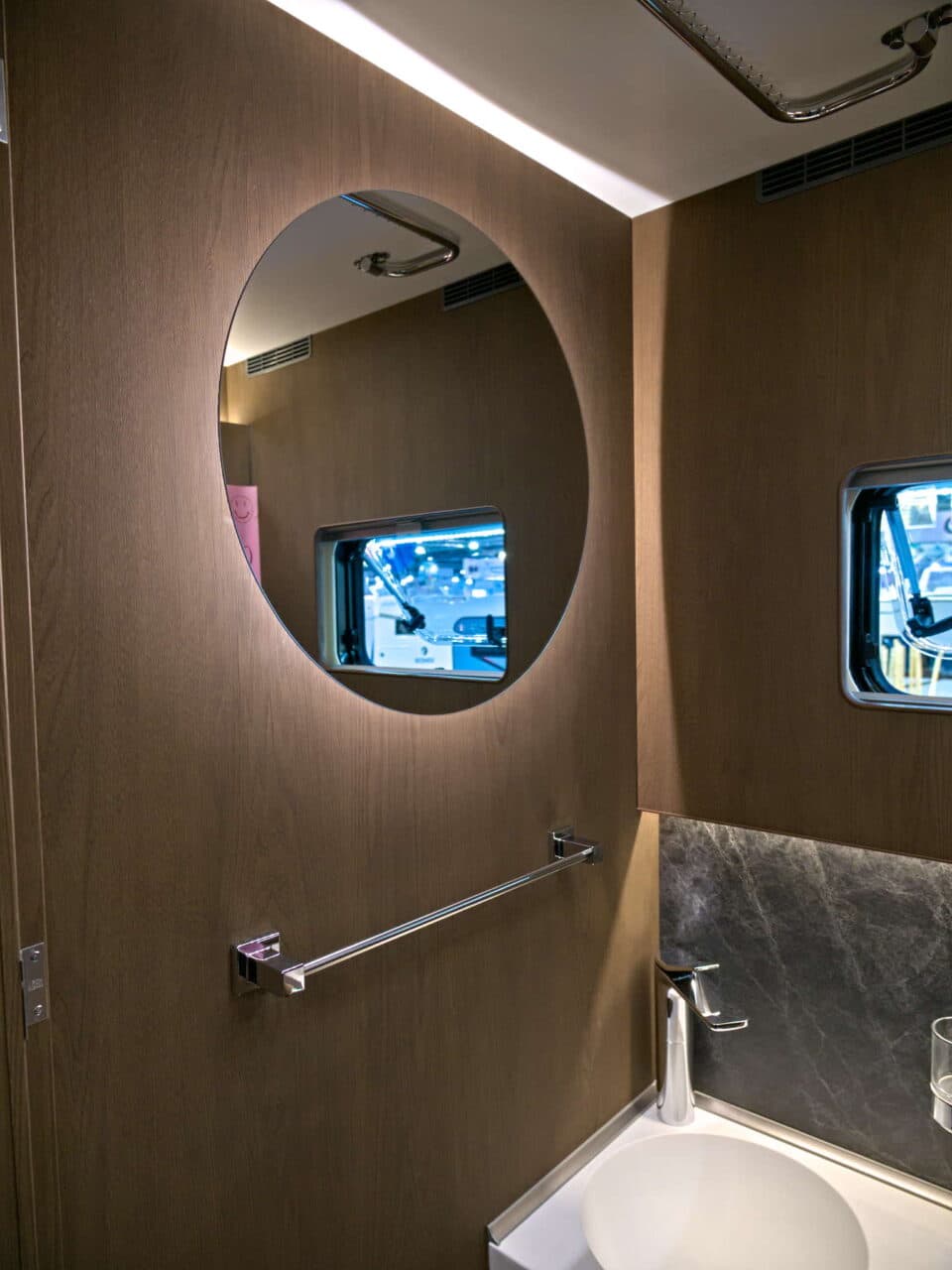 Deddle RV Carbonic Liner 78 - Spiegel Caravan Salon 2024