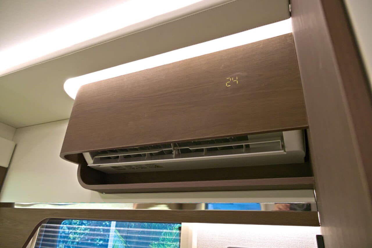 Deddle RV Carbonic Liner 78 - Heizung Caravan Salon 2024