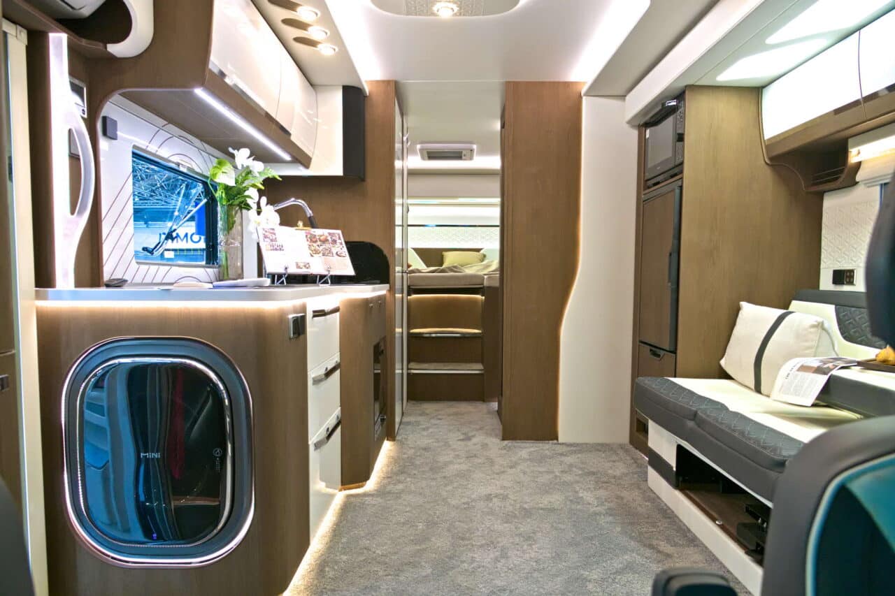 Deddle RV Carbonic Liner 78 - Interieur Caravan Salon 2024
