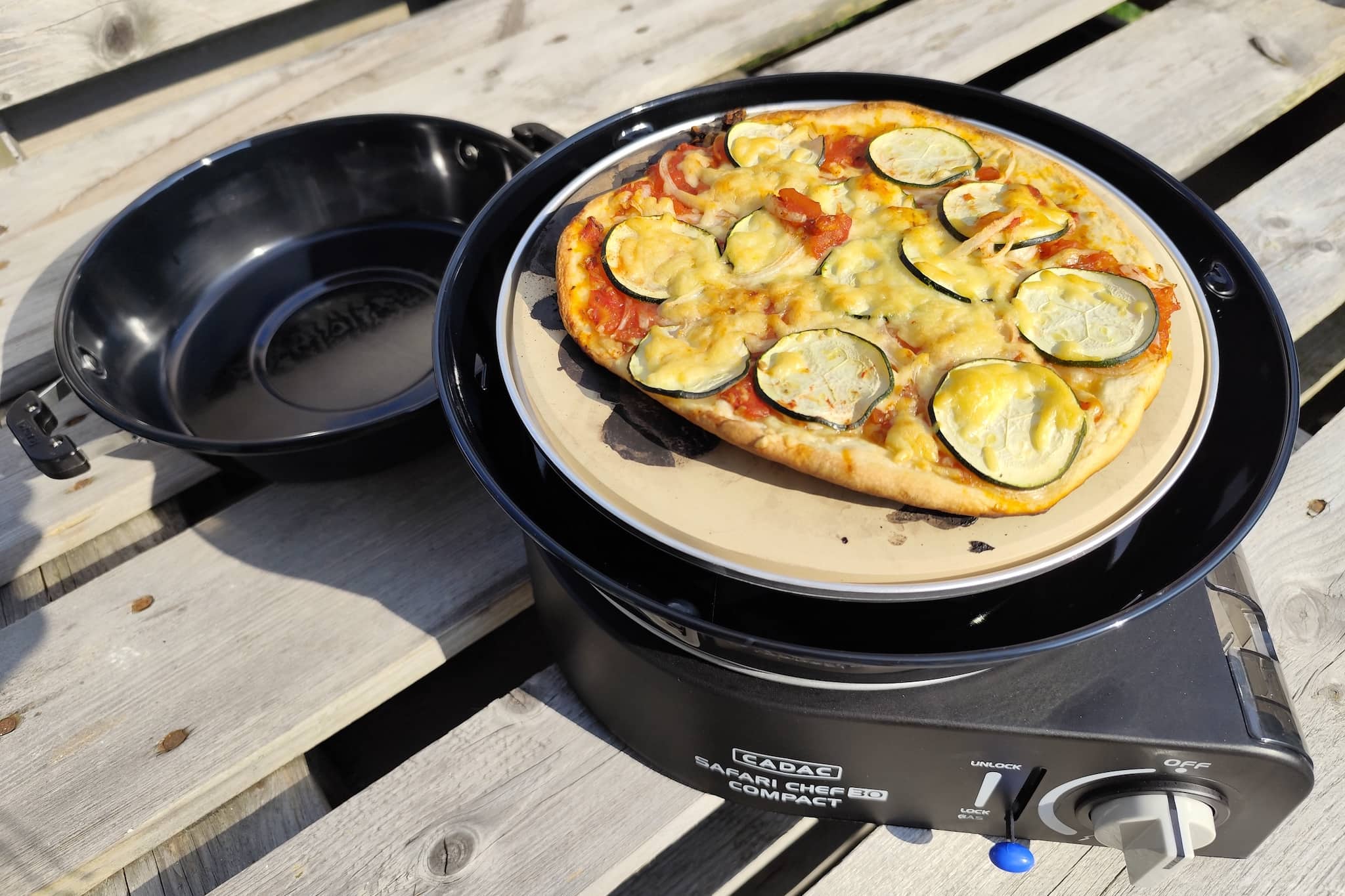 Pizza backen mit dem Campinggrill – so gelingt’s!