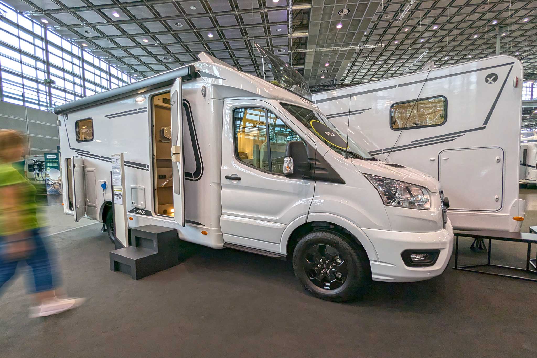 Etrusco V 6.8 SCF (2025) – teilintegriertes Wohnmobil mit kompakten Maßen für 4 Personen