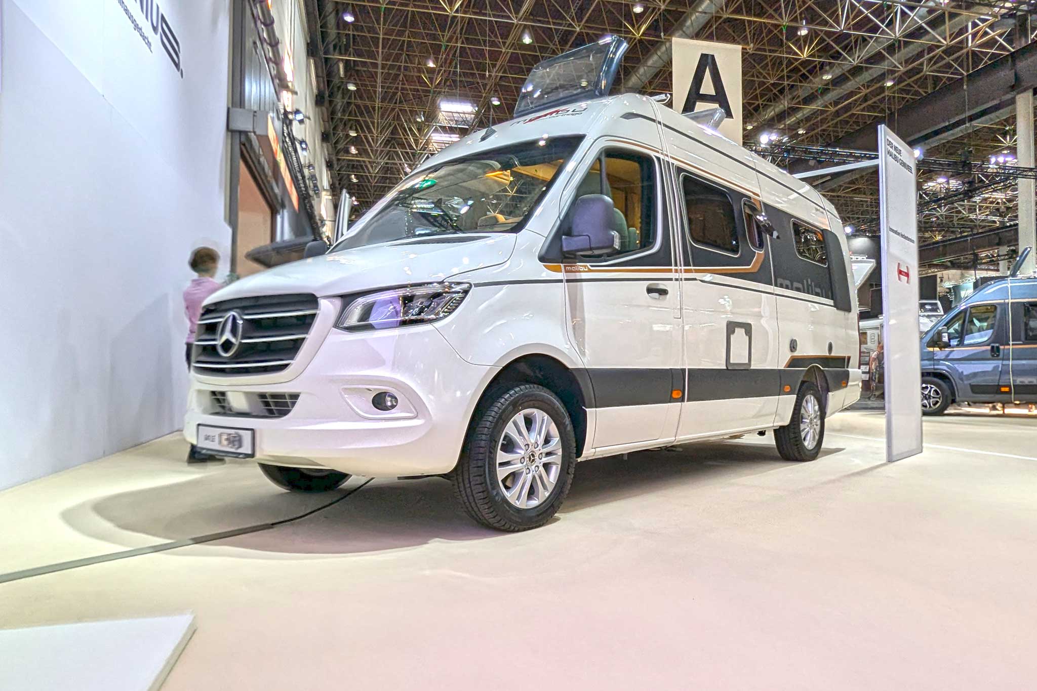 Neuheiten Caravan Salon 2024: Malibu Genius 641 LE – Kompakter Komfort mit innovativer Heckerweiterung