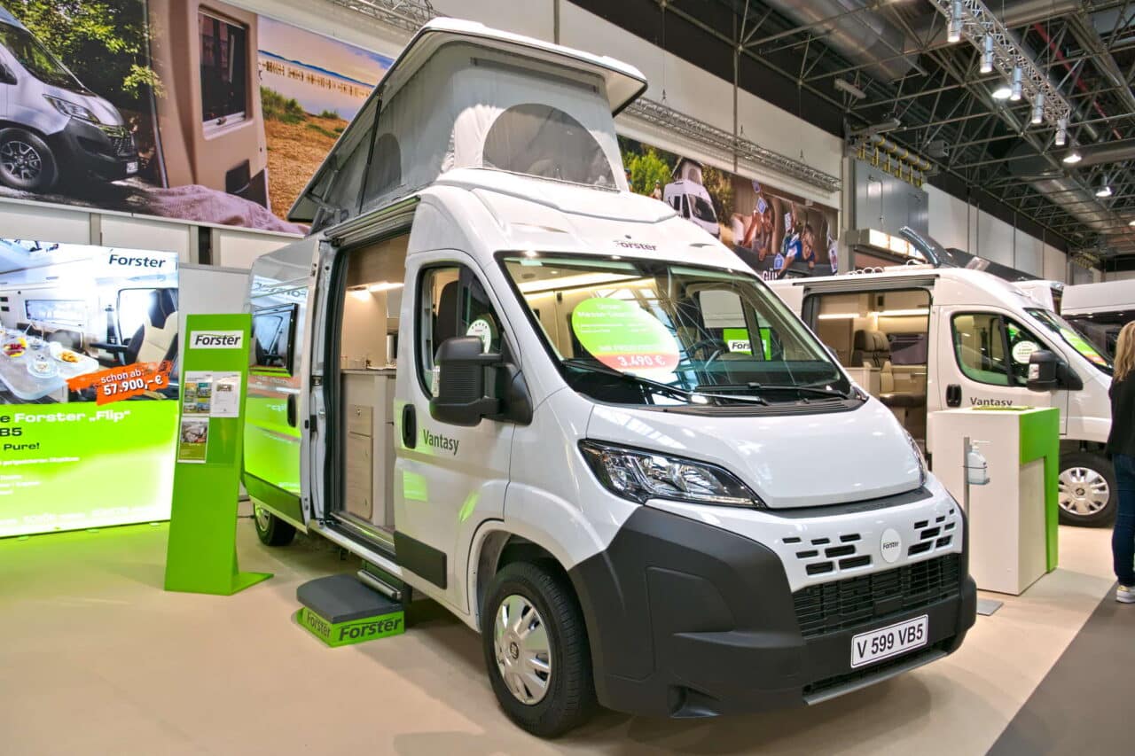 Forster Flip FV 599 VB5 (2025): kompakter Campervan für Campingtrips mit der Familie 1 forster flip fv 599 vb5 fimg2