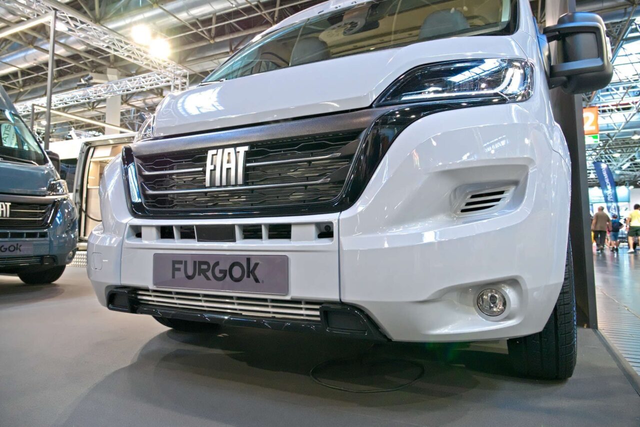 FurgoK X-Sportlong 600 (2025) - Praktischer Kastenwagen mit viel Stauraum und genialer Klappdusche 17 furgok x sportlong 600 2025 exterieur caravan salon 2024 c jalil landero flores