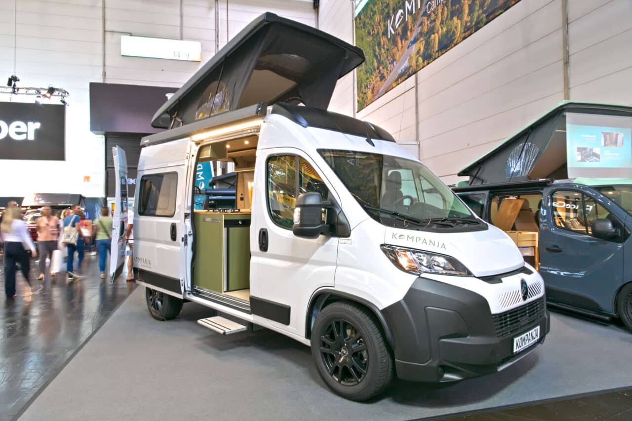 Kompanja Zwei (2025) Außenansicht Caravan Salon 2024