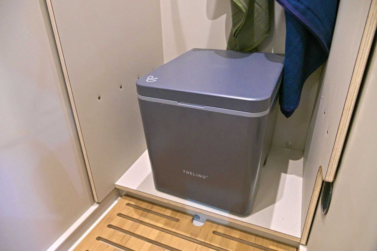 kompanja zwei toilette