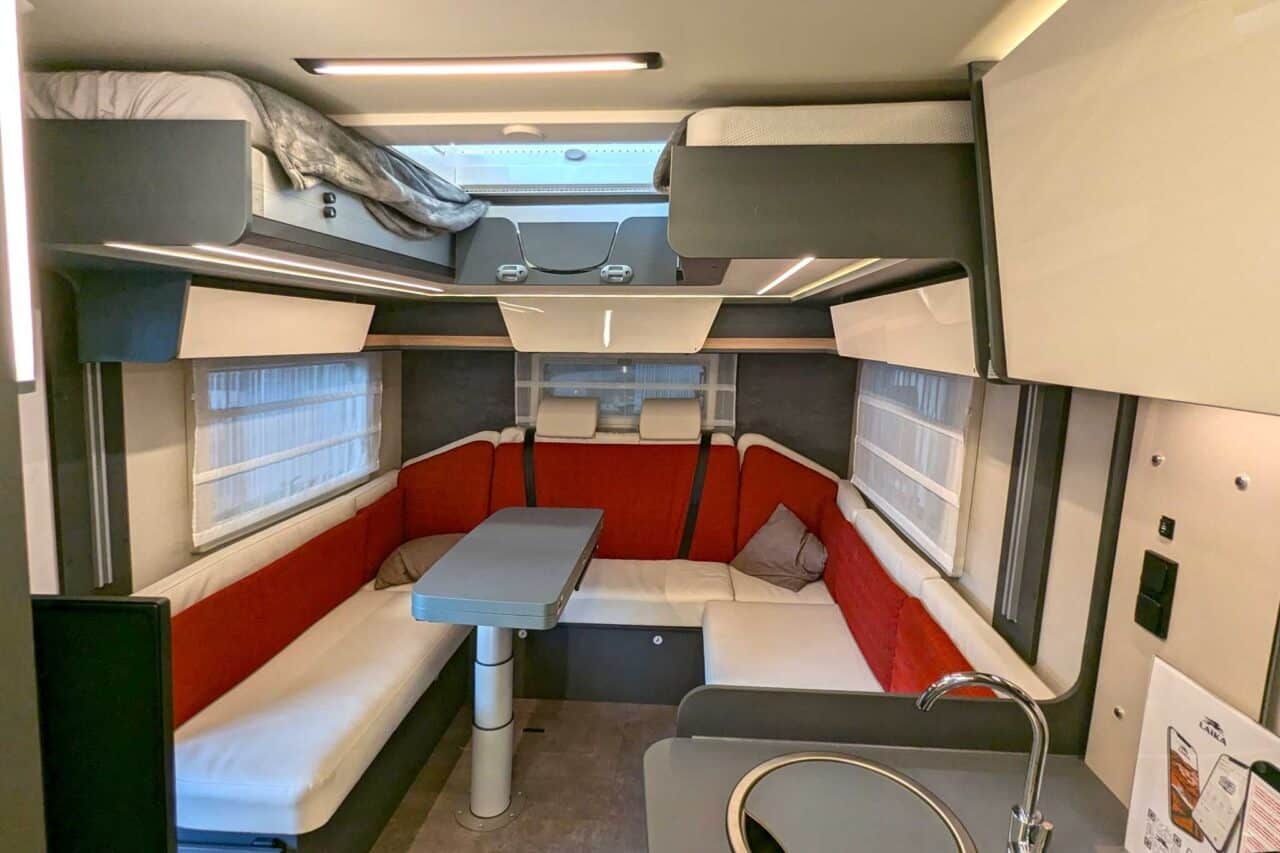 Neuheiten Caravan Salon 2024: Laika Kosmo L 105 - perfekte Kombination aus Kompaktheit und Komfort 2 laika kosmo l 105 caravan salon 2024 wohnen und schlafen