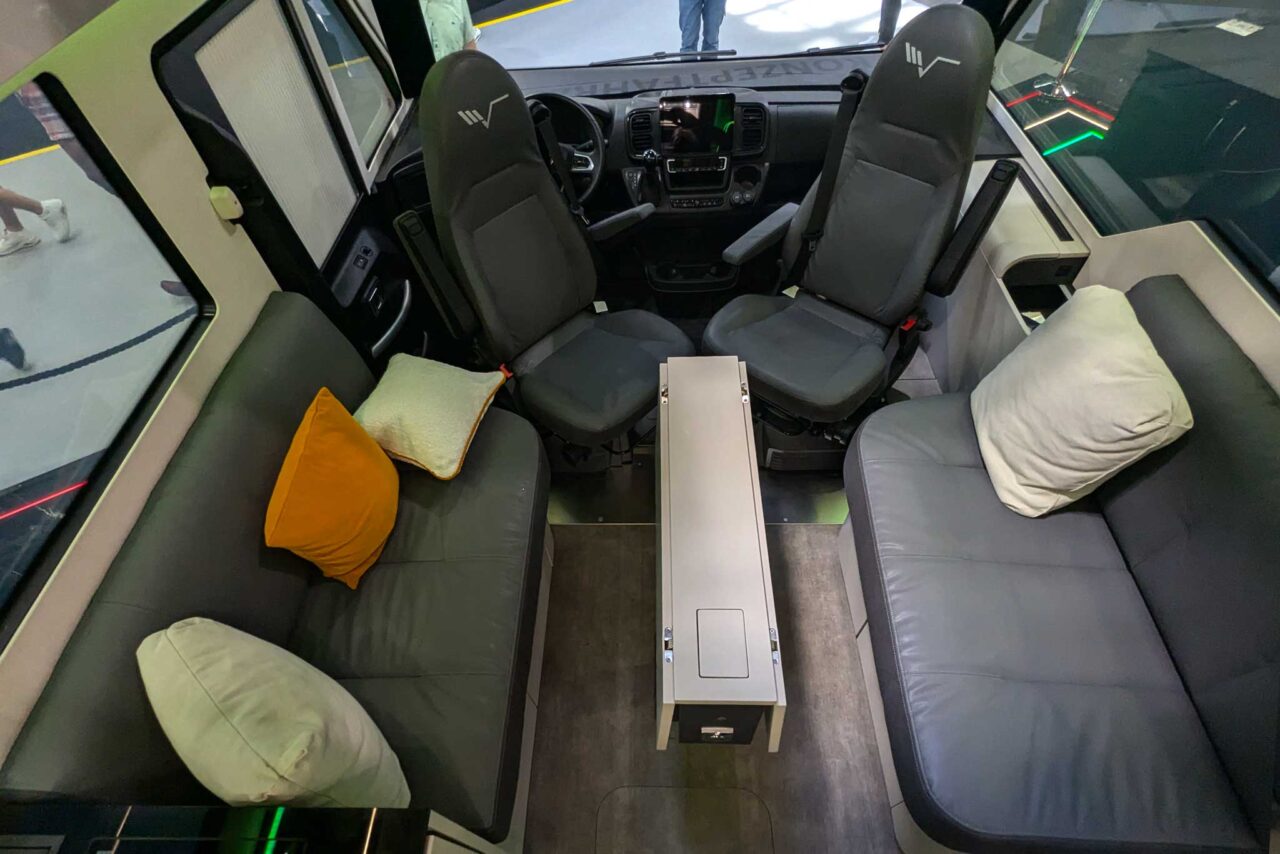 Mobilvetta Fluideen Studie Sitzbereich, Fahrerkabine Caravan Salon 2024