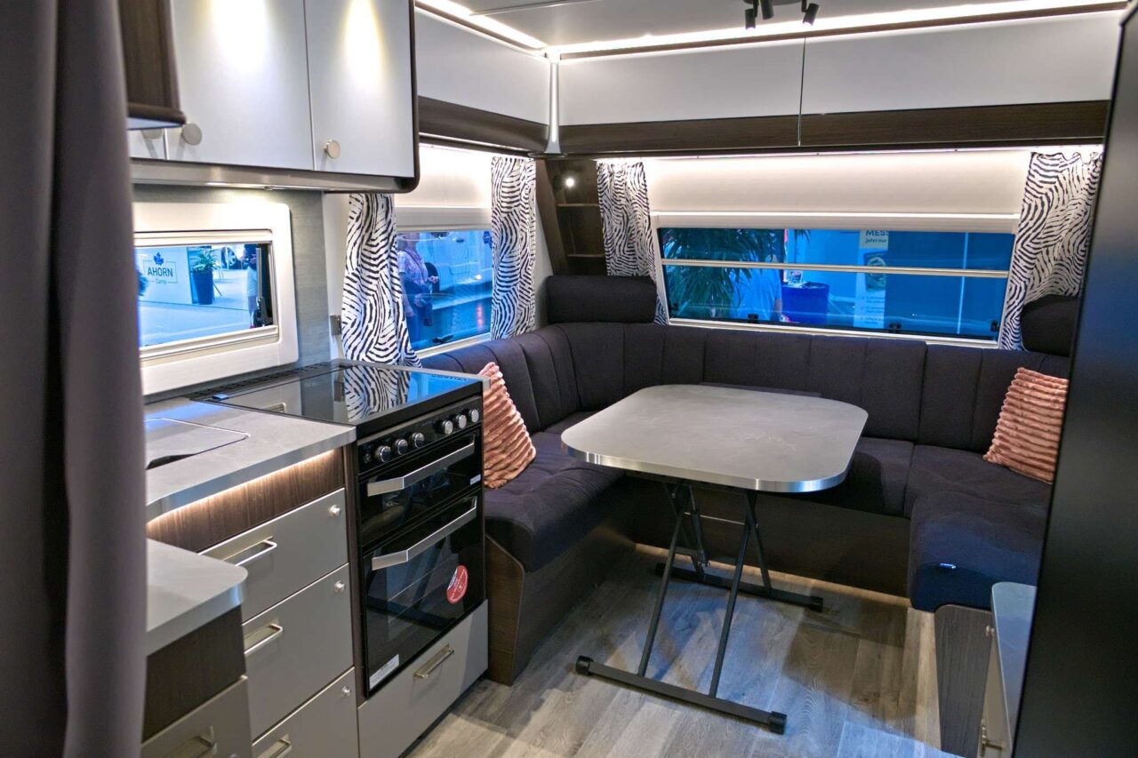 polar blueline 590 bfw interieur caravan salon 2024 c jalil landero flores