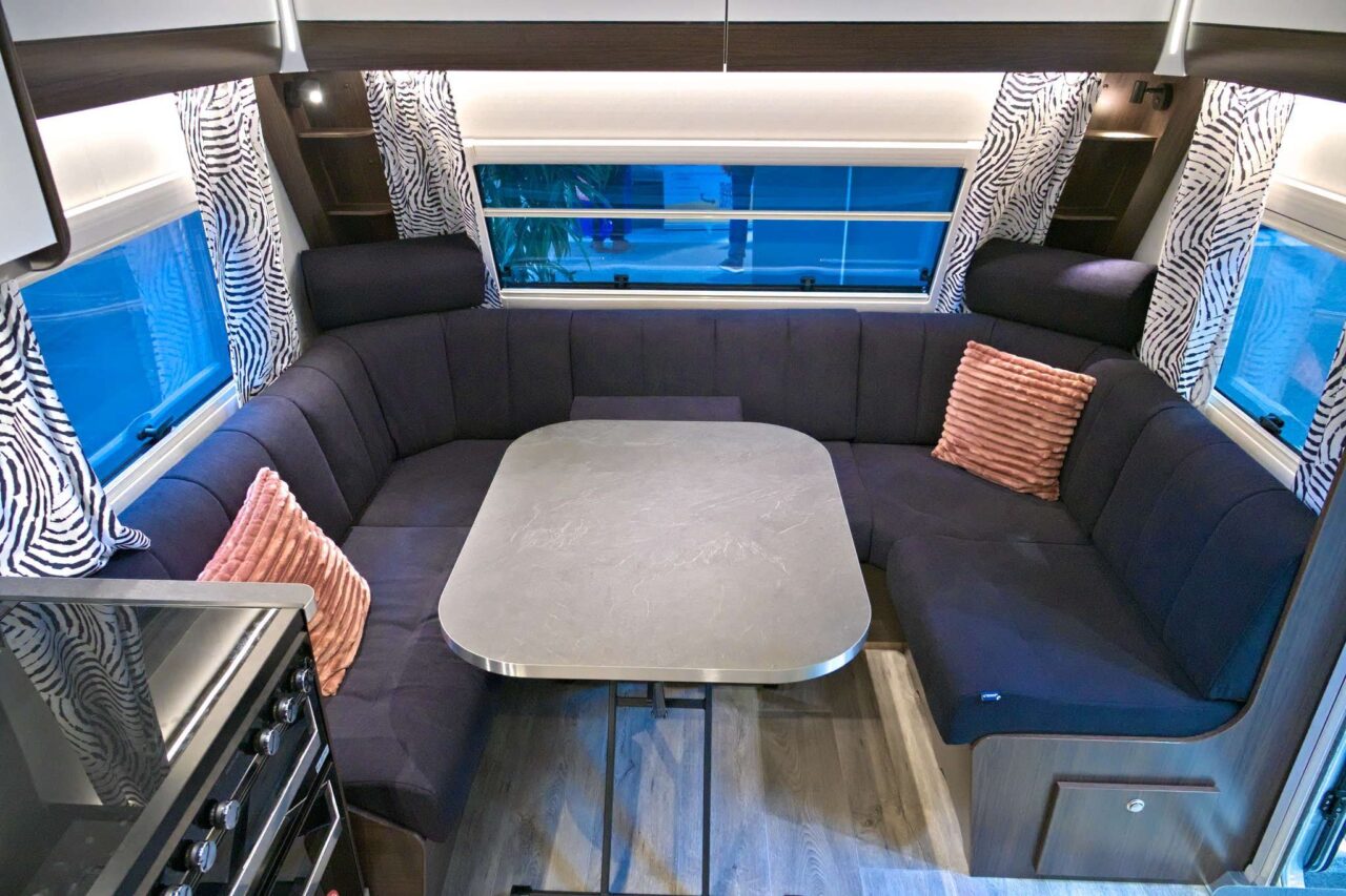 polar blueline 590 bfw sitzgruppe caravan salon 2024 c jalil landero flores