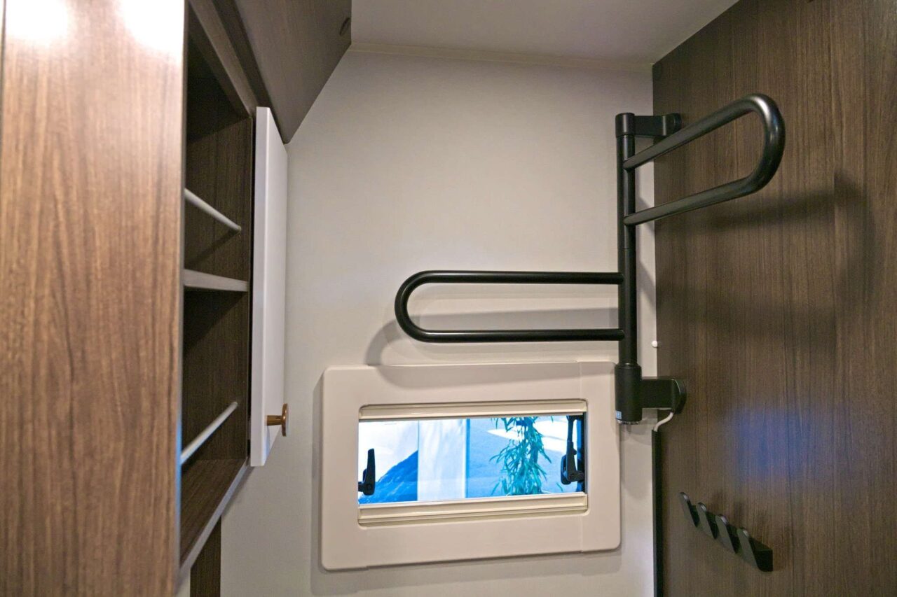 Polar Chimera 730 BSL - Wintertauglicher Premium-Wohnwagen für den Luxuscamper 7 polar chimera 730 bsl caravan salon 2024 stauraum