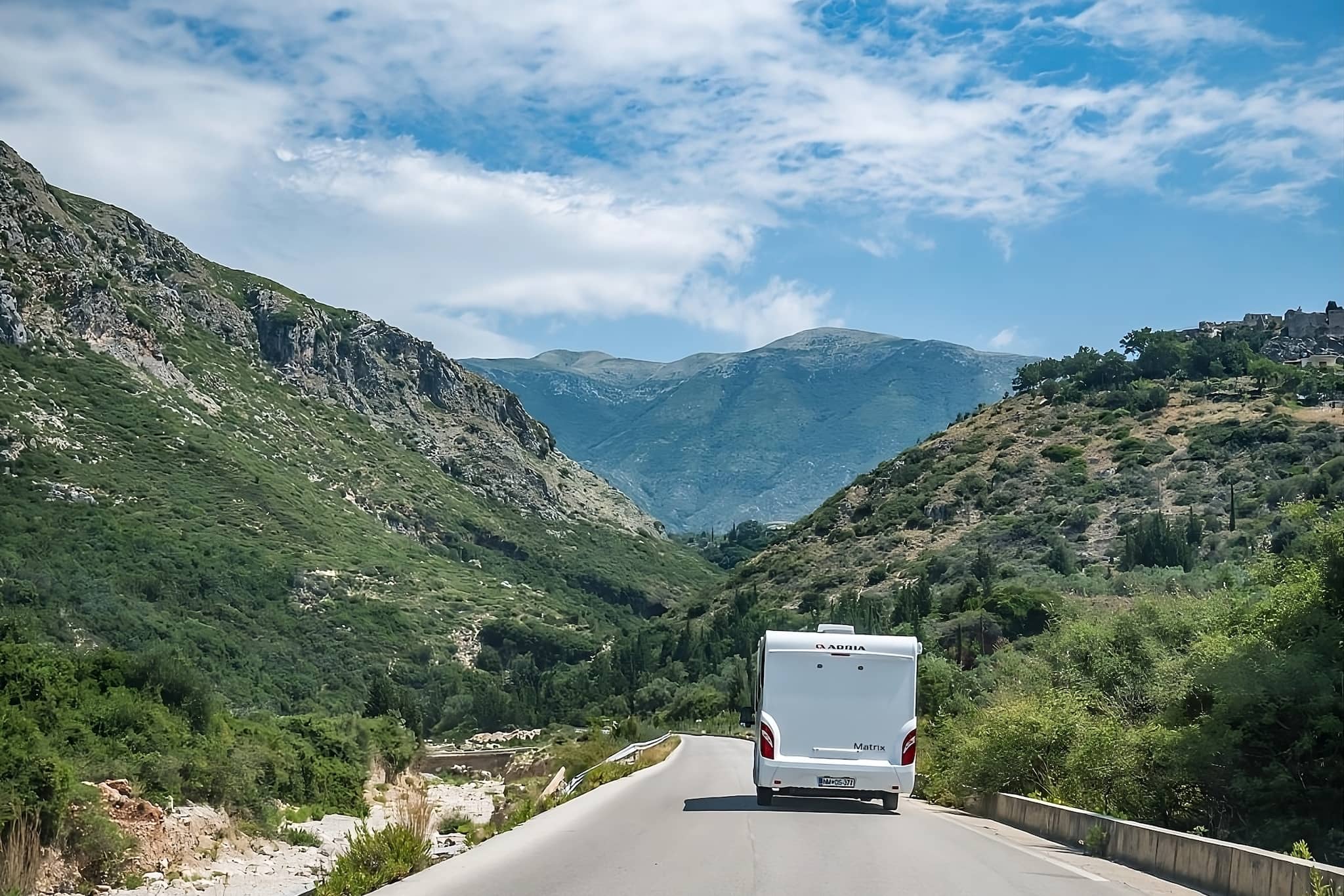 Camping in Albanien: Sicherheit, Sehenswürdigkeiten, Stellplatztipps