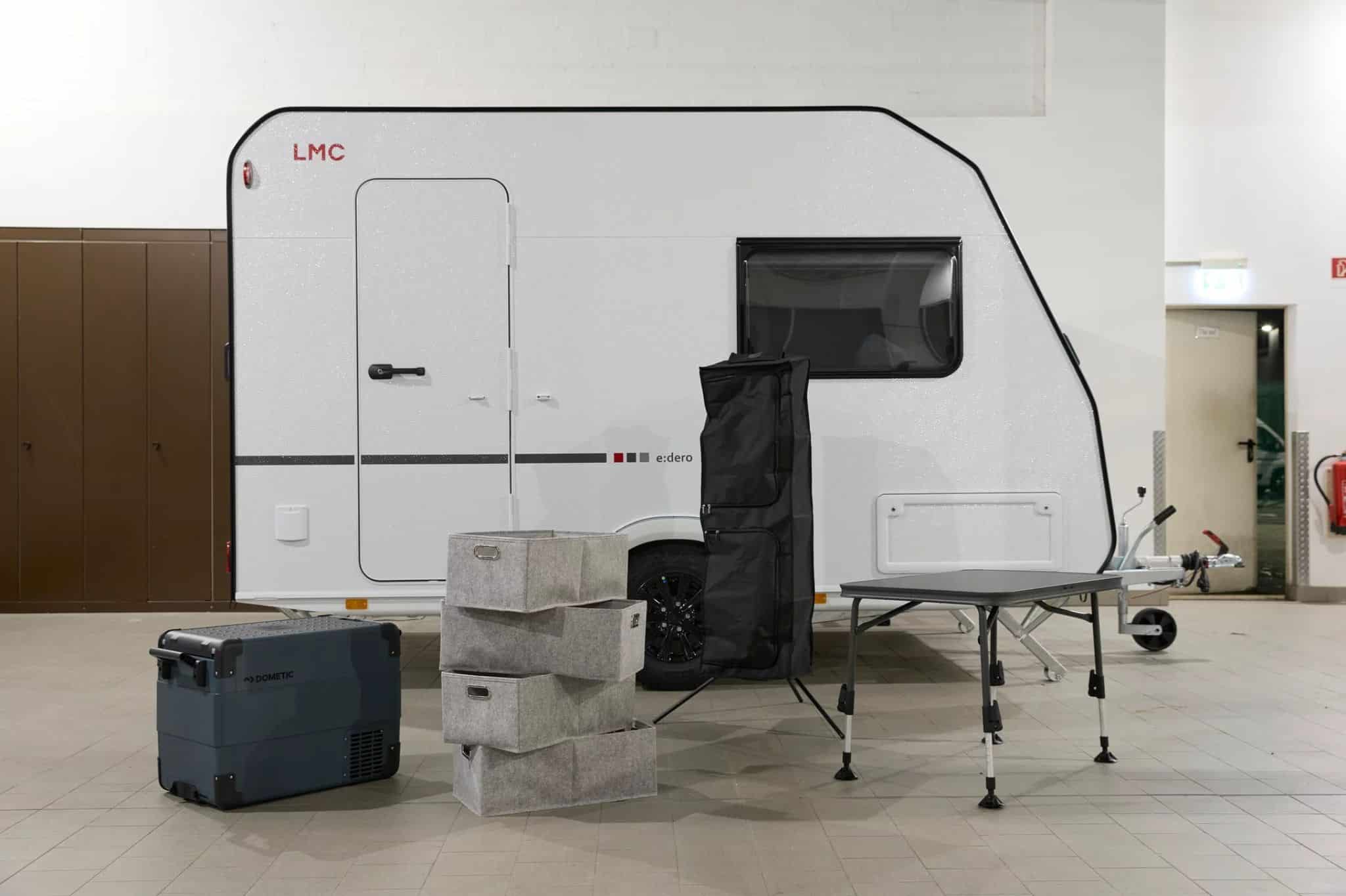 LMC e:dero Wohnwagen: Minimalistisches Campen schon ab 13.490 EUR