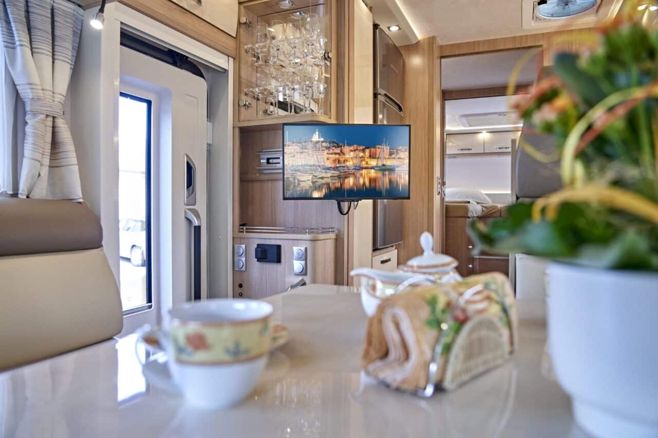 Innovatives Luxus-Wohnmobil: Phoenix präsentiert den Top-Liner 9000 BMLX 3 phoenix top liner aum tv