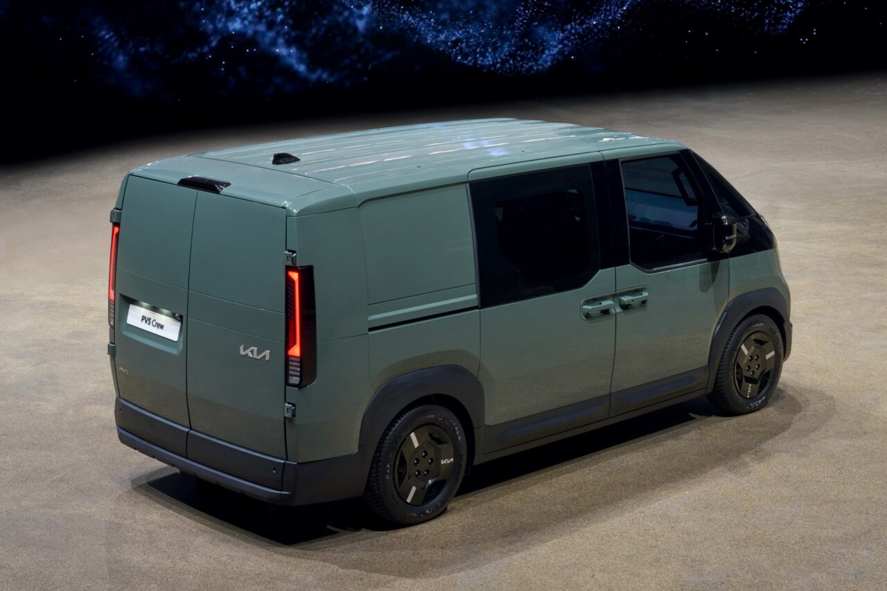 Kia PV5 Crew 02