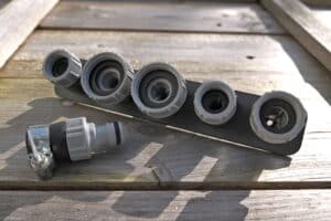 Halterung für 5 Wasserschlauch-Anschlüsse