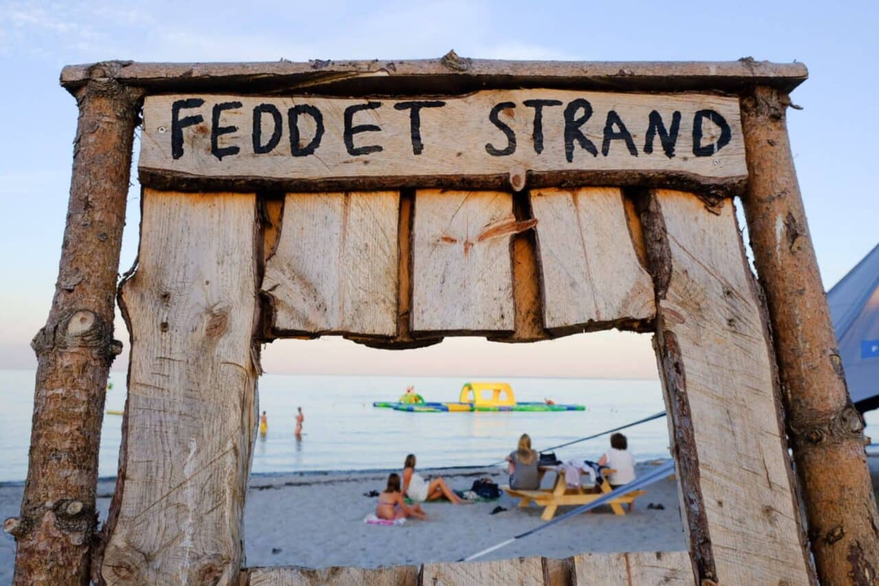 skandinavisch gruen campen feddet strand resort