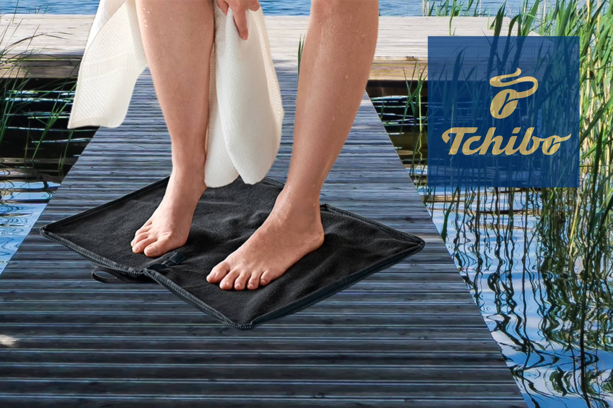 Diese clevere Unterlage von Tchibo hält deine Campingausrüstung trocken – und deine Füße!