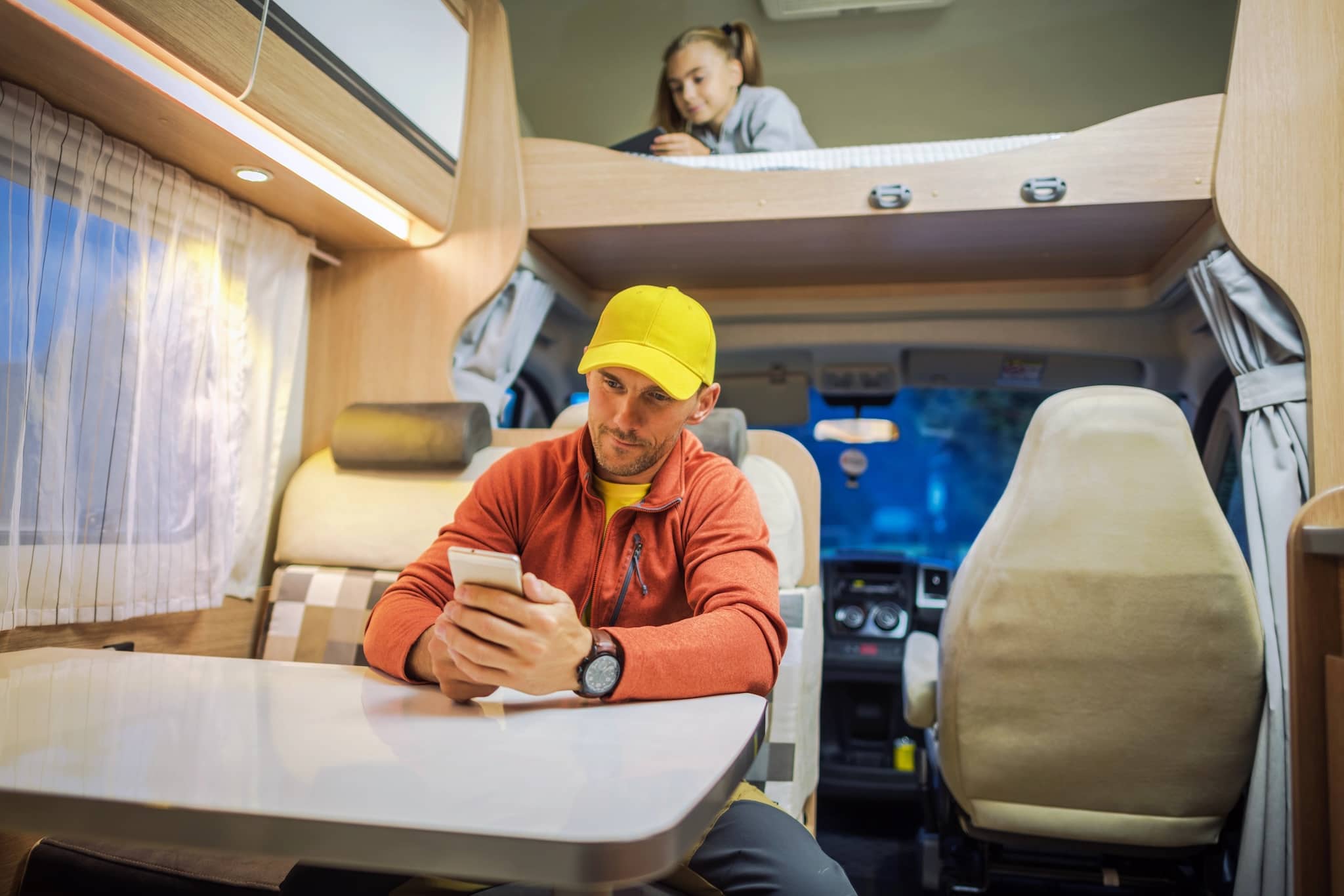 Stromversorgung im Wohnmobil wird smart: volle Kontrolle per Handy mit dem AL-KO VTE Oanda Smart System