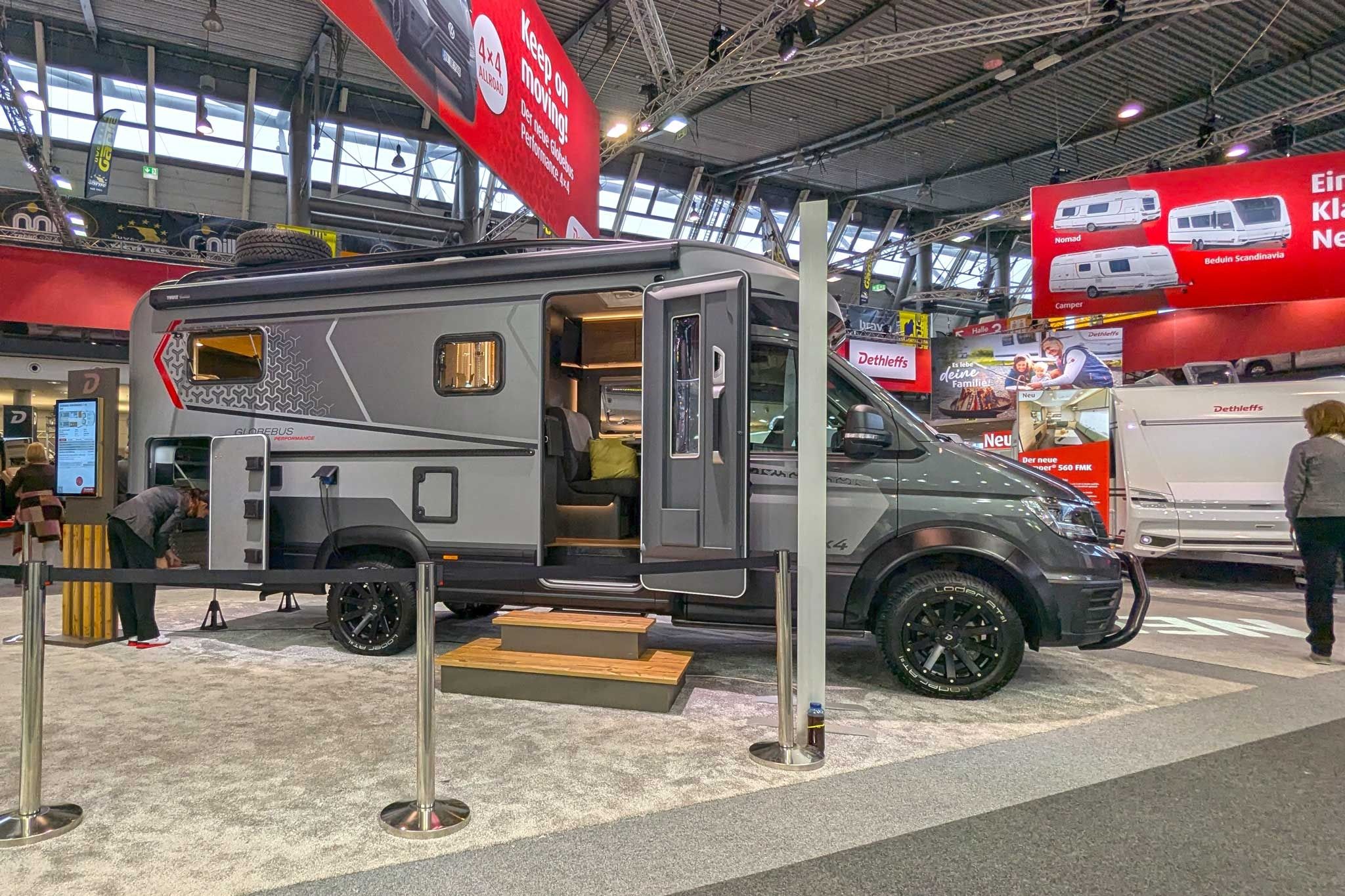 Bereit fürs Gelände und Leben unterwegs: Dethleffs Globebus Performance 4×4 First Edition (2025)