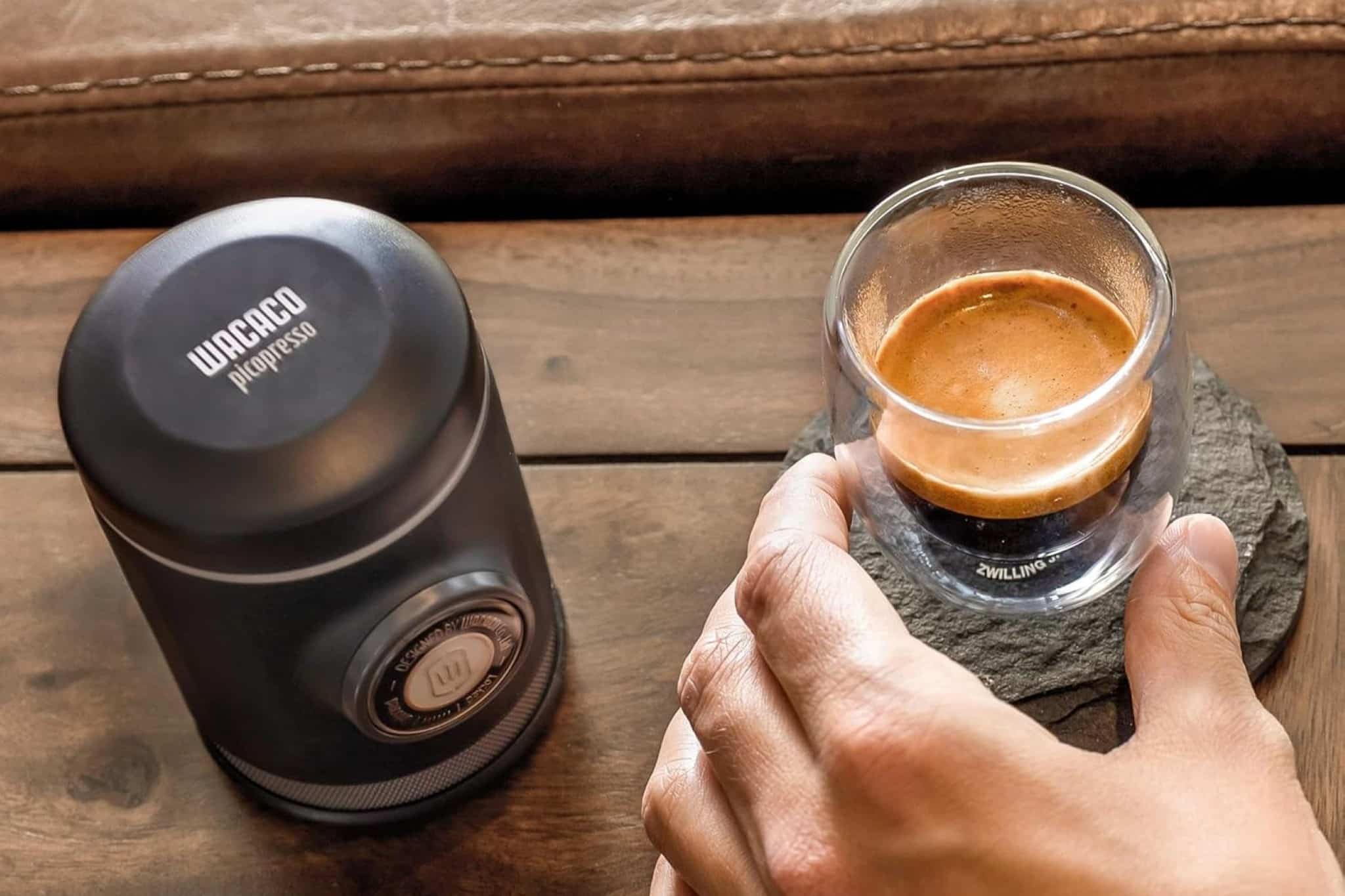 Barista-Kaffee im Camping-Urlaub: Diese Mini-Espressomaschine soll das ermöglichen – hält sie das Versprechen?