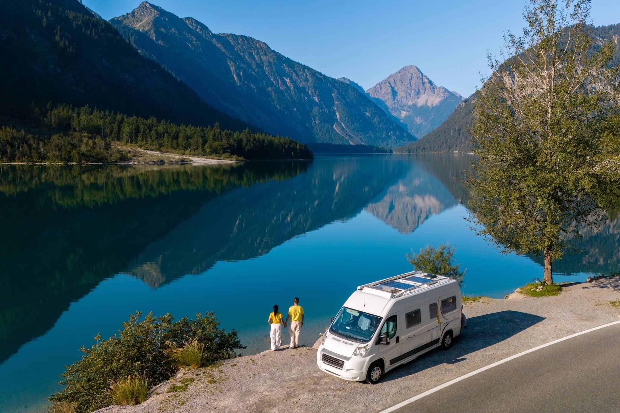 Saisonstart Special: Mit Miet-Camper flexibel und entspannt in die Campingsaison fahren