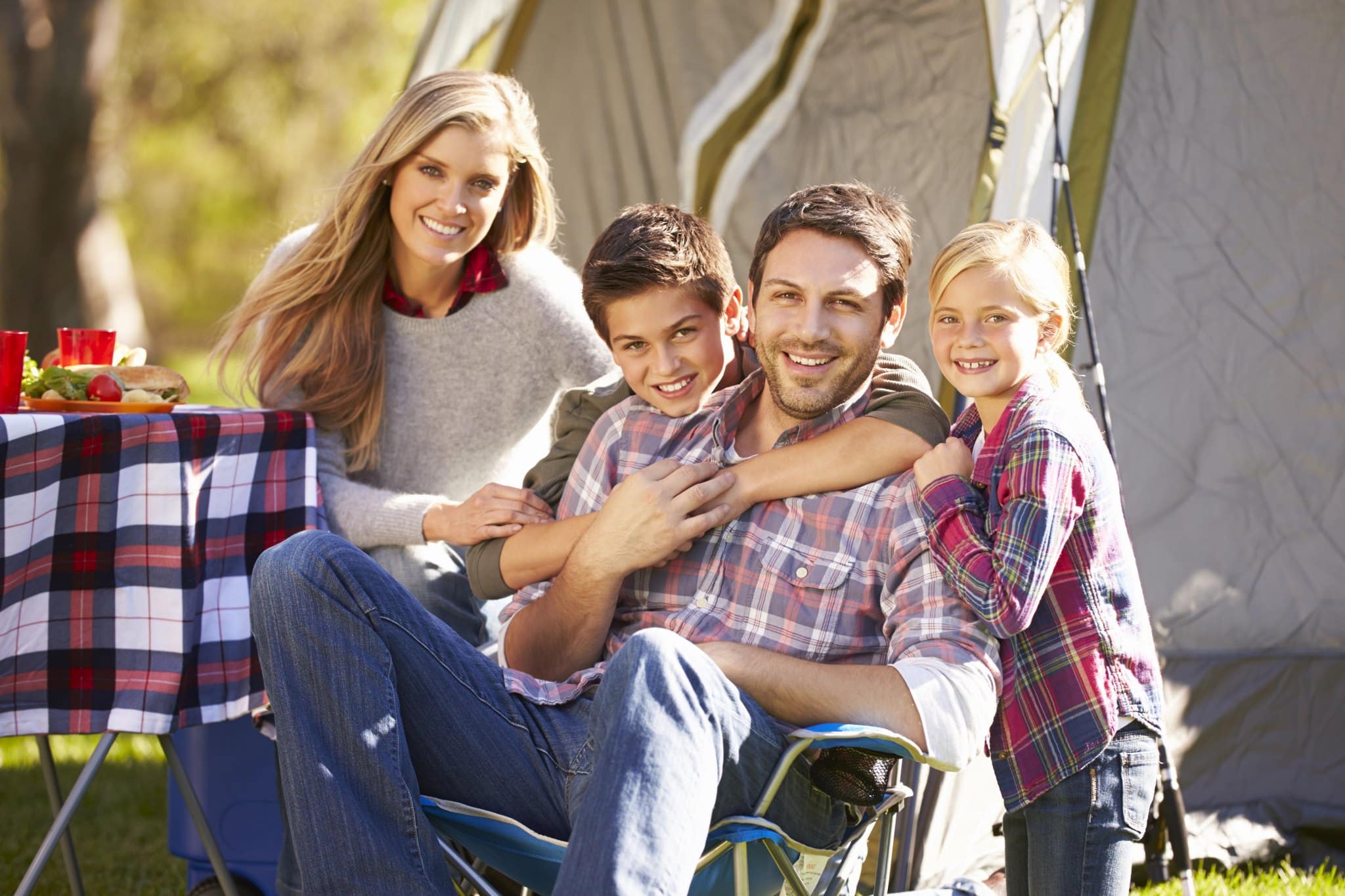 Diese Geschenkideen machen Vatertag für Camper unvergesslich