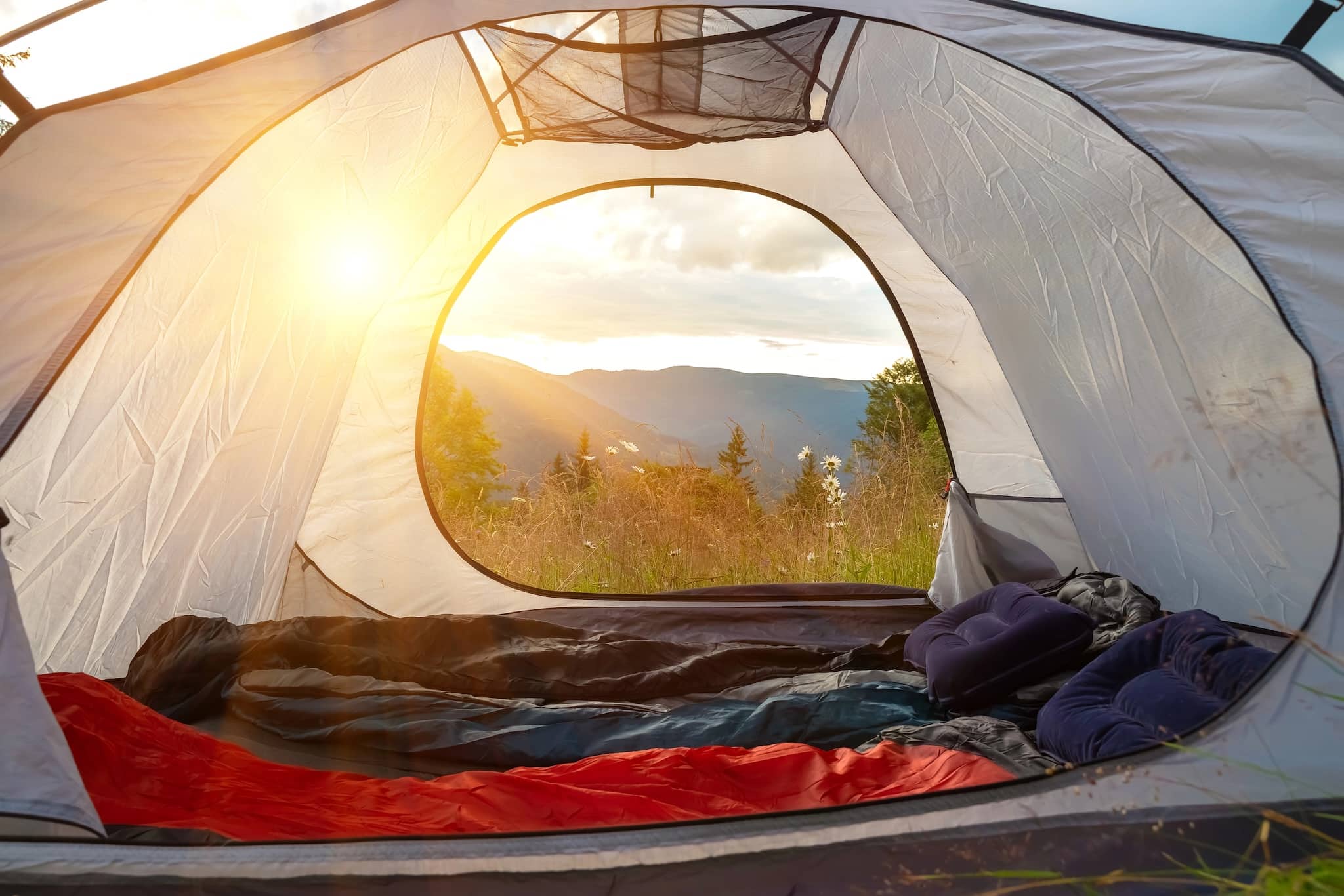 Mit diesen federleichten Must-Haves wird dein Campingtrip noch komfortabler
