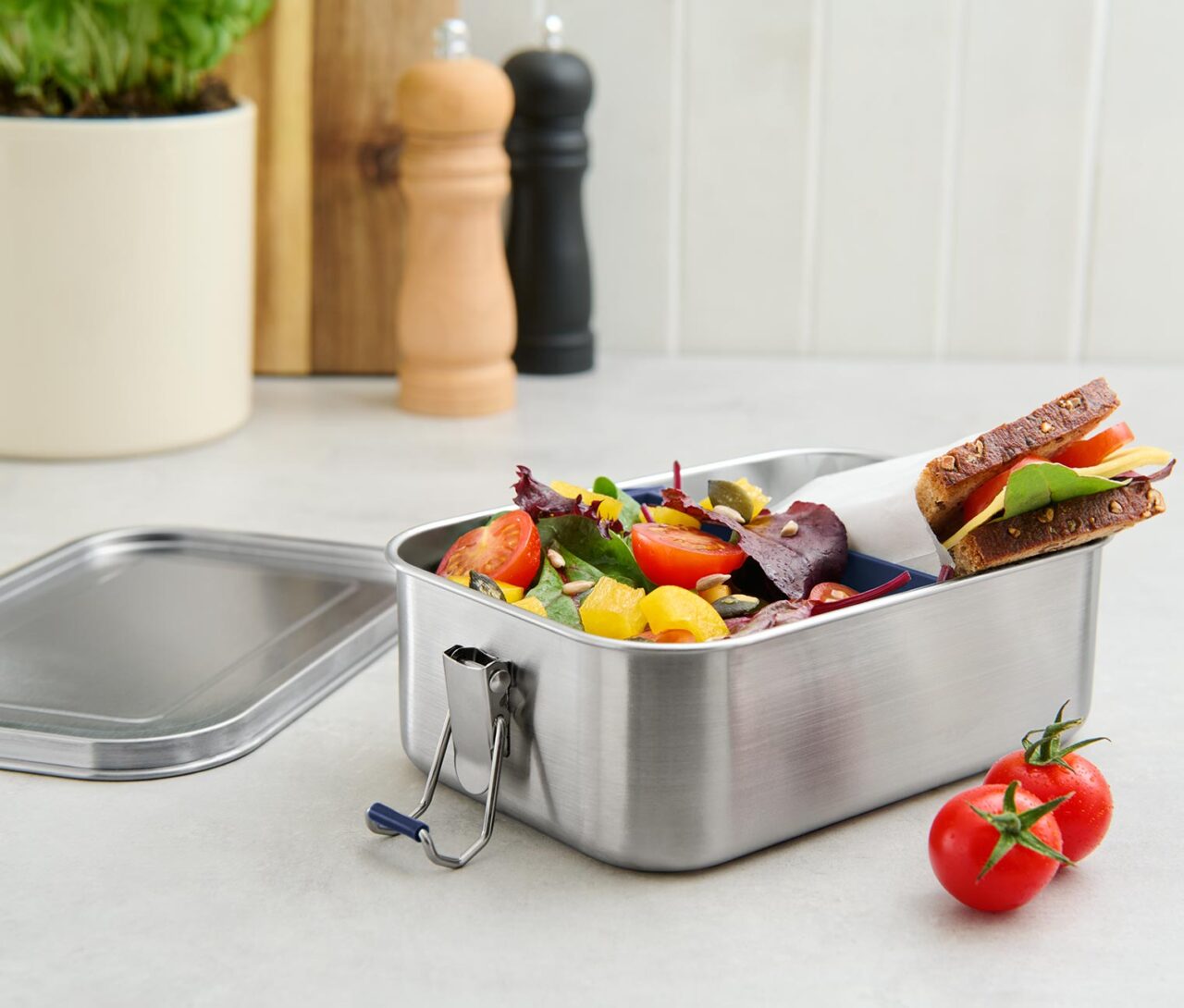 Clevere Küchenhelfer fürs Camping: Nützliche Gadgets zu unschlagbaren Preisen 3 Tchibo To-Go-Lunchbox