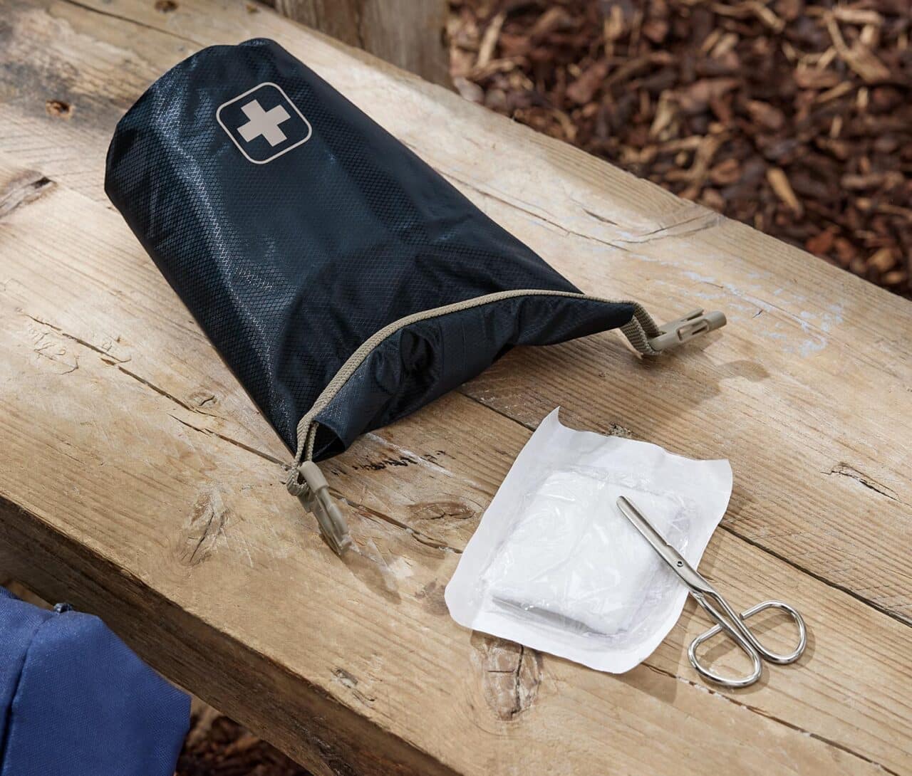 erste hilfe tasche wassserfest tchibo