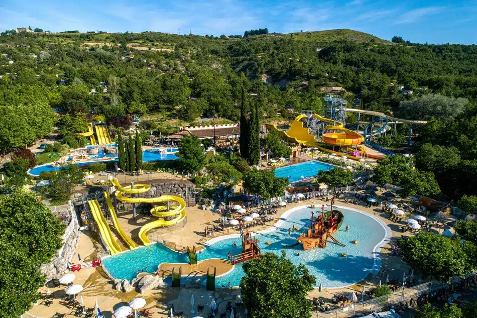 Camping mit Wasserpark in Frankreich - Camping Le Pommier