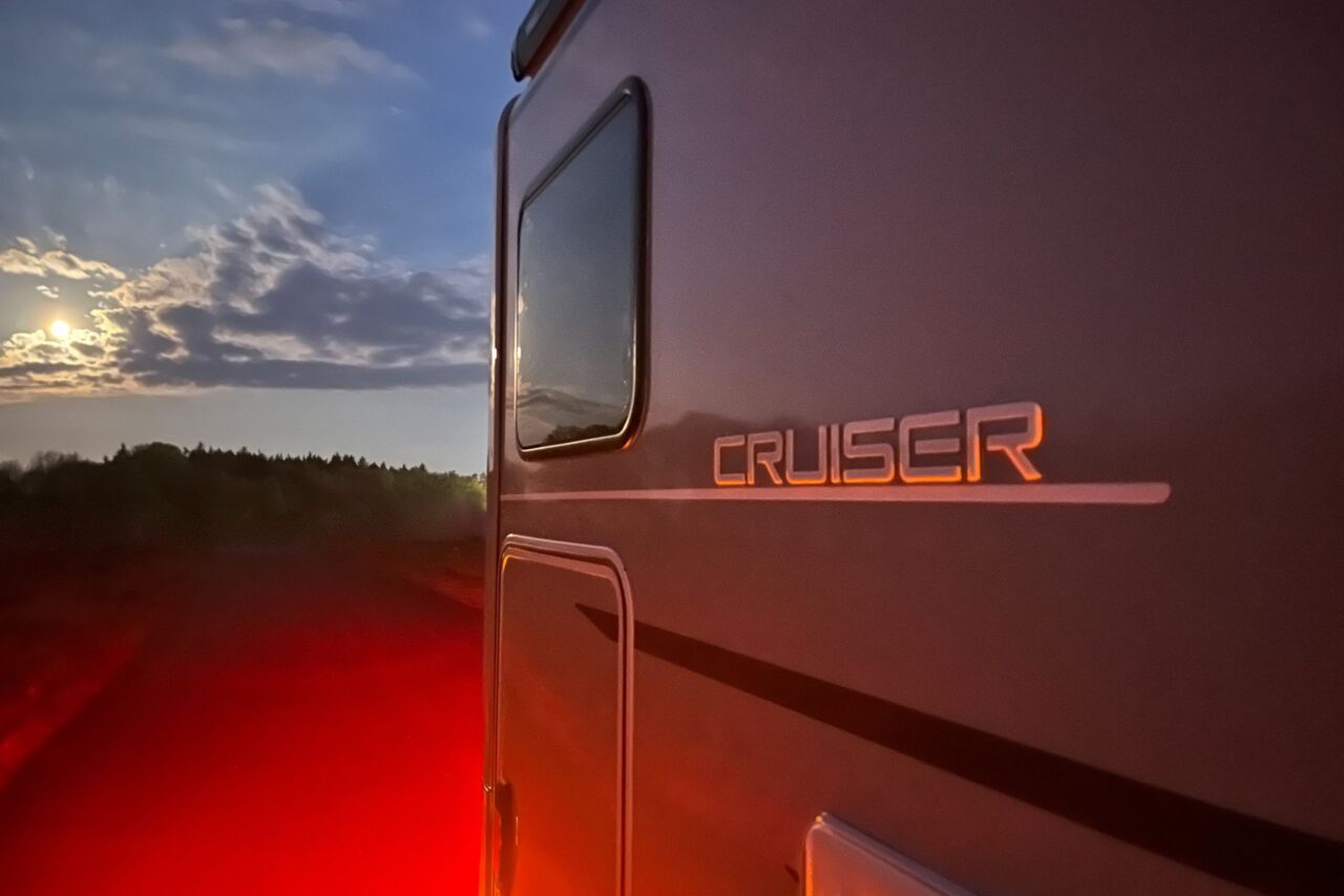 LMC-Neuheiten 2026: Zwei starke Modelle zum Jubiläum 11 LMC Cruiser T740EL aussen Schriftzug