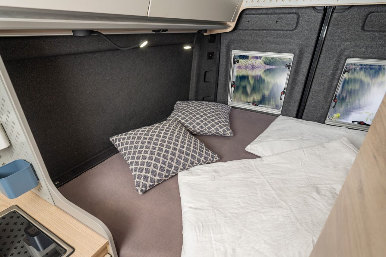Knaus Boxtime (2026): Neuer Leichtbau-Campervan mit verbesserter thermischer und akustischer Isolation 4 Knaus Boxtime 600 MQ (2026) - Bett