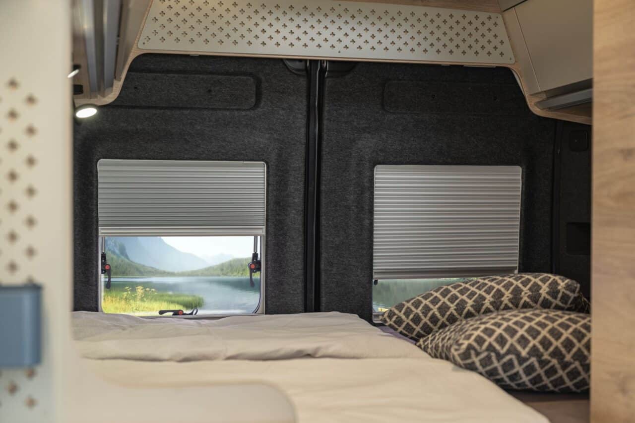 Knaus Boxtime (2026): Neuer Leichtbau-Campervan mit verbesserter thermischer und akustischer Isolation 3 Knaus Boxtime 600 MQ (2026) - Heckfenster