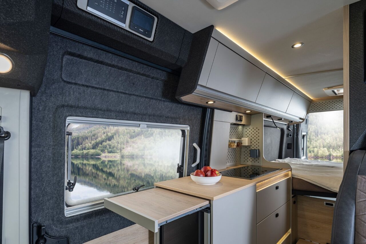 Knaus Boxtime (2026): Neuer Leichtbau-Campervan mit verbesserter thermischer und akustischer Isolation 2 Knaus Boxtime 600 MQ (2026) - Küchenzeile