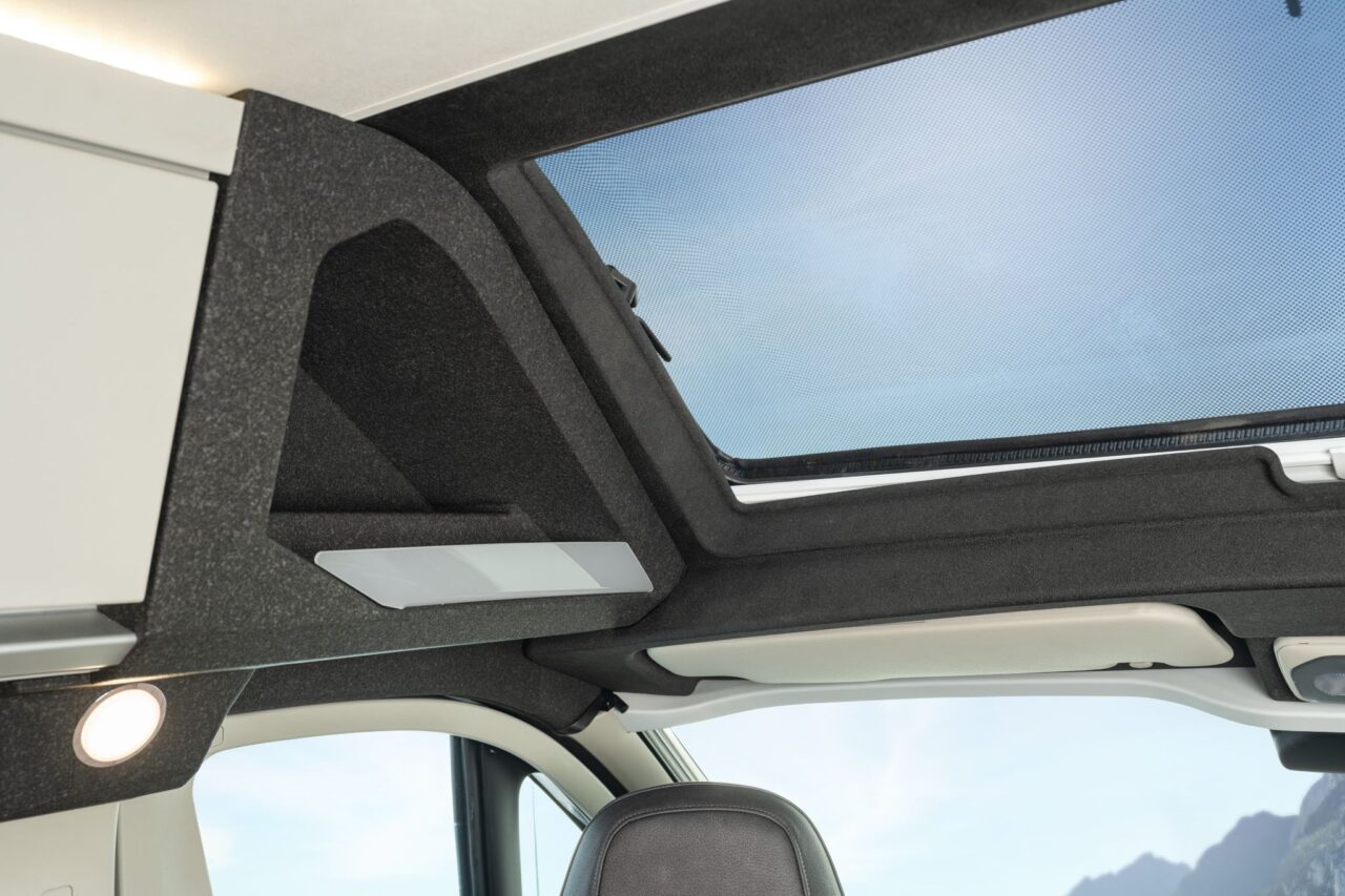 Knaus Boxtime (2026): Neuer Leichtbau-Campervan mit verbesserter thermischer und akustischer Isolation 1 Knaus Boxtime 600 MQ (2026) - Panoramafenster über der Fahrerkabine