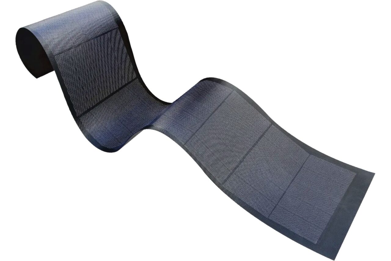 Der "Stoff" der ECTIVE Markise besteht aus ultraflexiblen Solarpaneelen