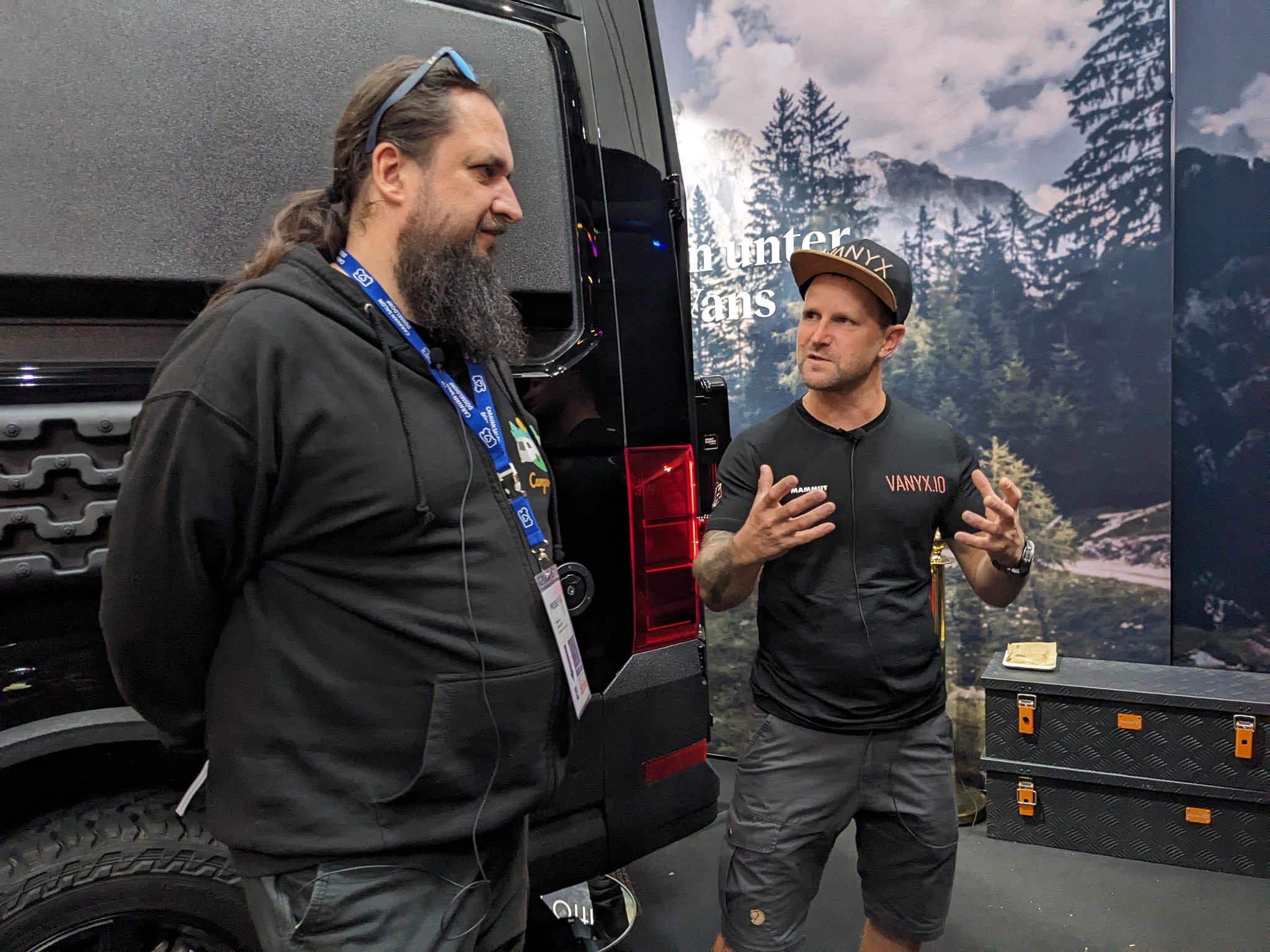 Podcast: Ein 6-Meter-Camper, der fast alles kann – Gespräch mit Vanyx-Gründer Norman