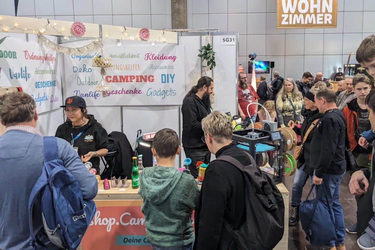 touristik caravaning leipzig campingmesse 2025 stand camperstyle mit besuchern