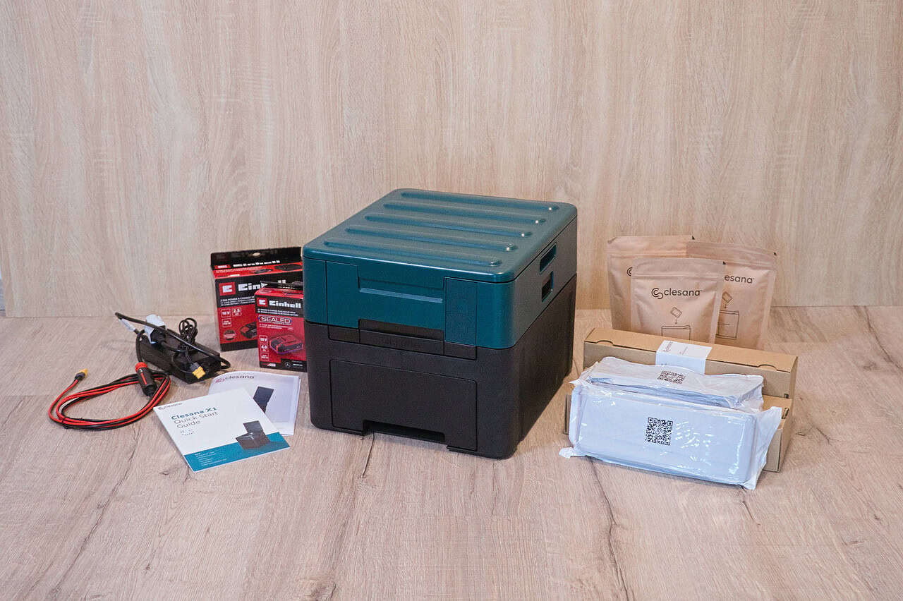 Nie wieder Schwarzwasser und Entsorgungsstationen: Die mobile Verschweißtoilette Clesana X1 im Test 3 clesana mobile toilette x1 lieferumfang deckel geschlossen