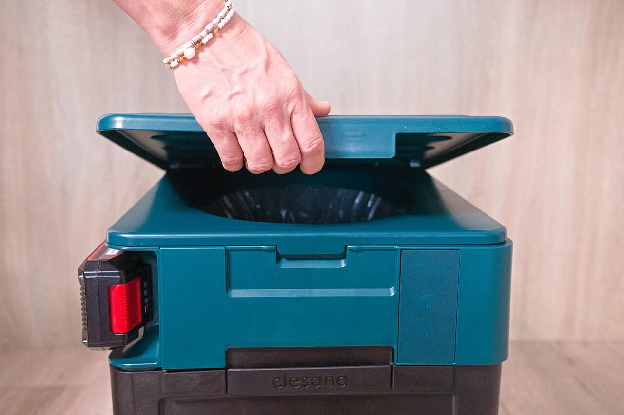 Nie wieder Schwarzwasser und Entsorgungsstationen: Die mobile Verschweißtoilette Clesana X1 im Test 14 clesana x1 mobile verschweisstoilette FIMG