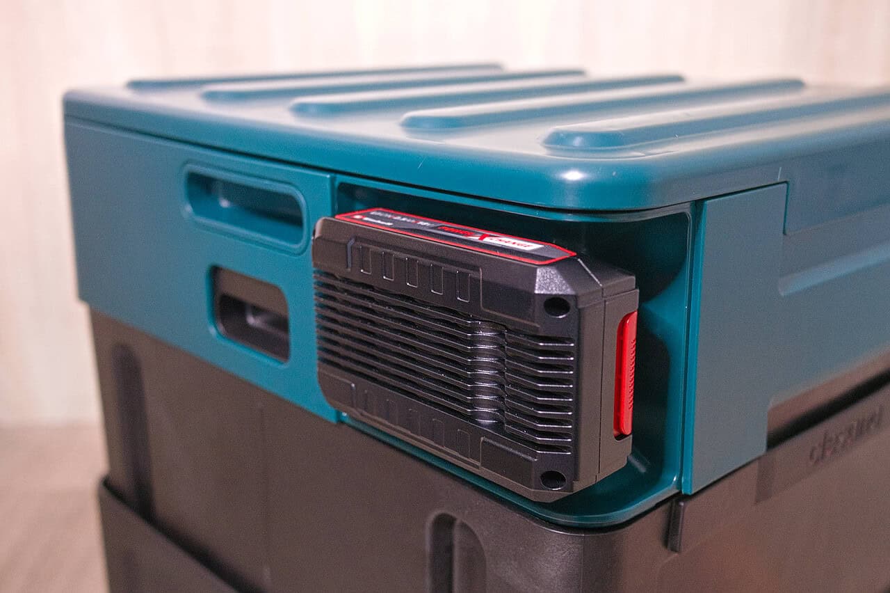 Nie wieder Schwarzwasser und Entsorgungsstationen: Die mobile Verschweißtoilette Clesana X1 im Test 7 Kompakter, tragbarer Kühlschrank für Camper und Vanlife mit energiesparender Technik.