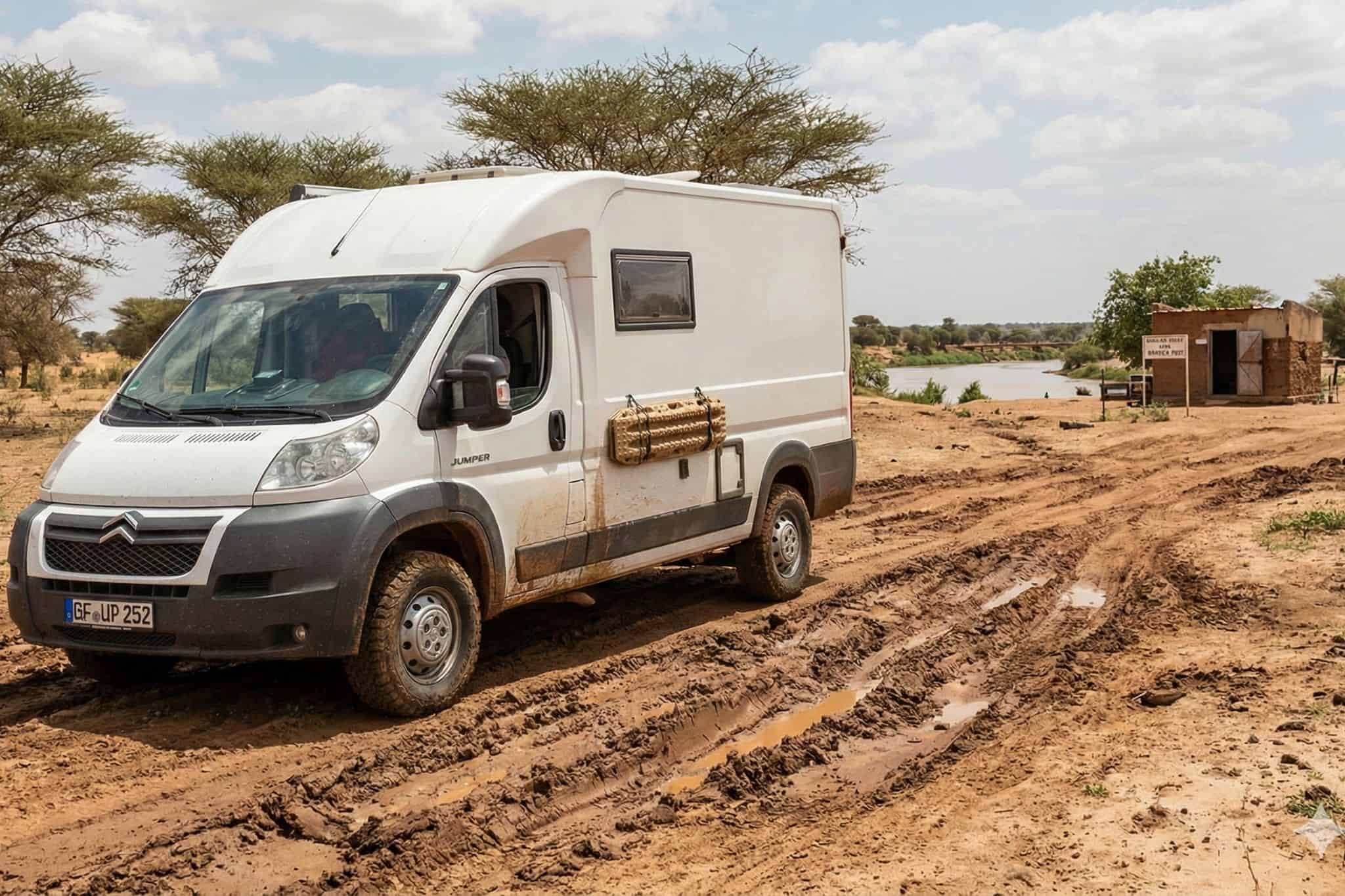 Mit dem Van ohne Allrad durch Westafrika: Ein Abenteuer zwischen Mauretanien, Senegal und Gambia 1 Mit dem Van ohne Allrad durch Westafrika: Ein Abenteuer zwischen Mauretanien, Senegal und Gambia