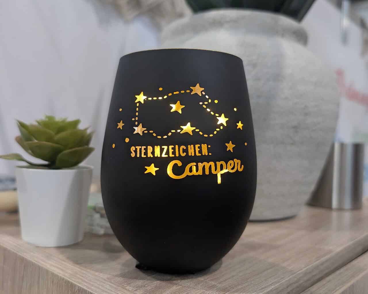 5 Last-Minute-Weihnachtsgeschenke für Camper 3 Dekorativer Sternzeichen Camper LED-Leuchtendesign.