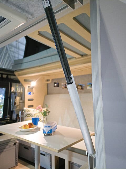 farfalla flip up auf der CMT 2026 - Innenansicht, Betten unten und im Aufstelldach